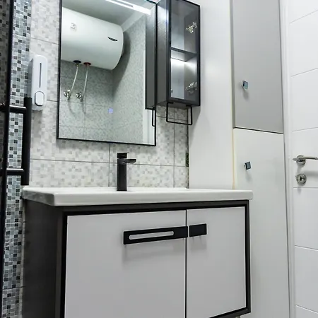 Skyline Retreat By Skanderbeg Apartamento Tirana
