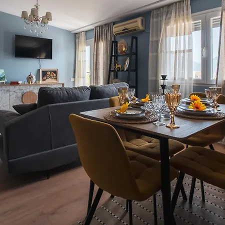 Skyline Retreat By Skanderbeg Apartamento *