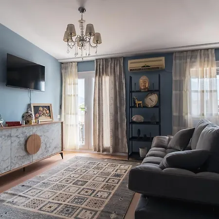 The Cloud Apartment *